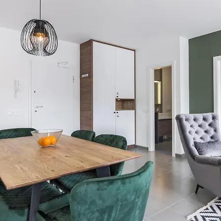 Amazing In With Kitchen Apartment