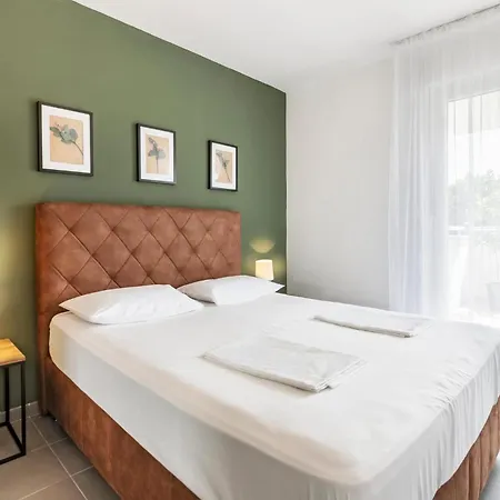Amazing In With Kitchen Apartment Premantura