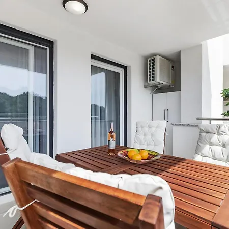 Apartment Amazing In With Kitchen Premantura