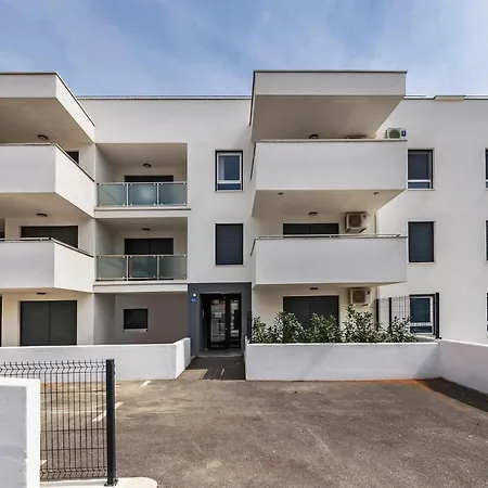 Gorgeous In Appartement